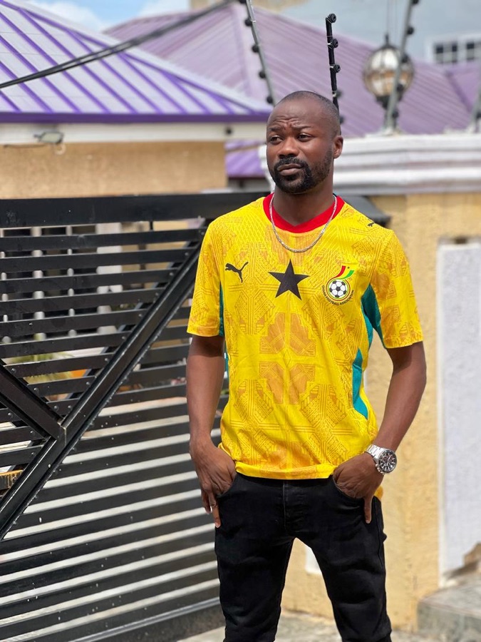 Fan repping JerseyVille Ghana